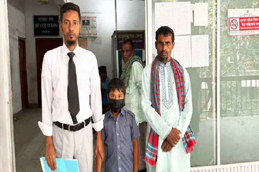 ৭ বছরের শিশুকে ২১ বছর দেখিয়ে হত্যাচেষ্টা মামলা