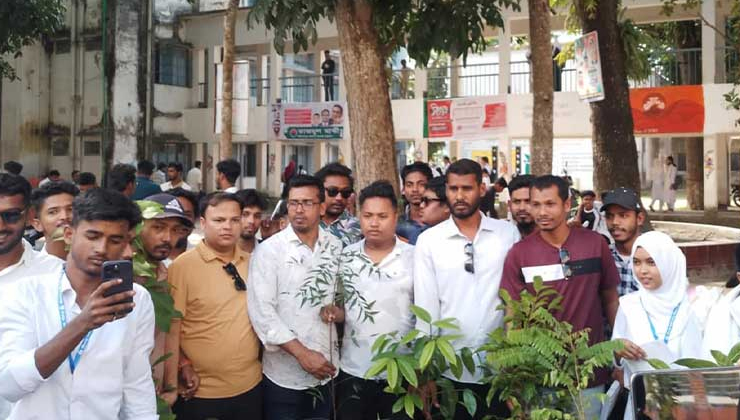 ৩১ দফা নিয়ে শরীয়তপুরে শিক্ষার্থীদের সঙ্গে ছাত্রদলের মতবিনিময়