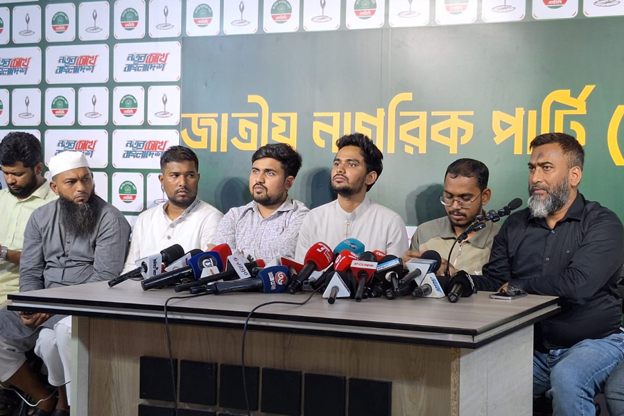 জনগণের সেবা করার জন্য এনসিপির দরজা খোলা : আসিফ মাহমুদ