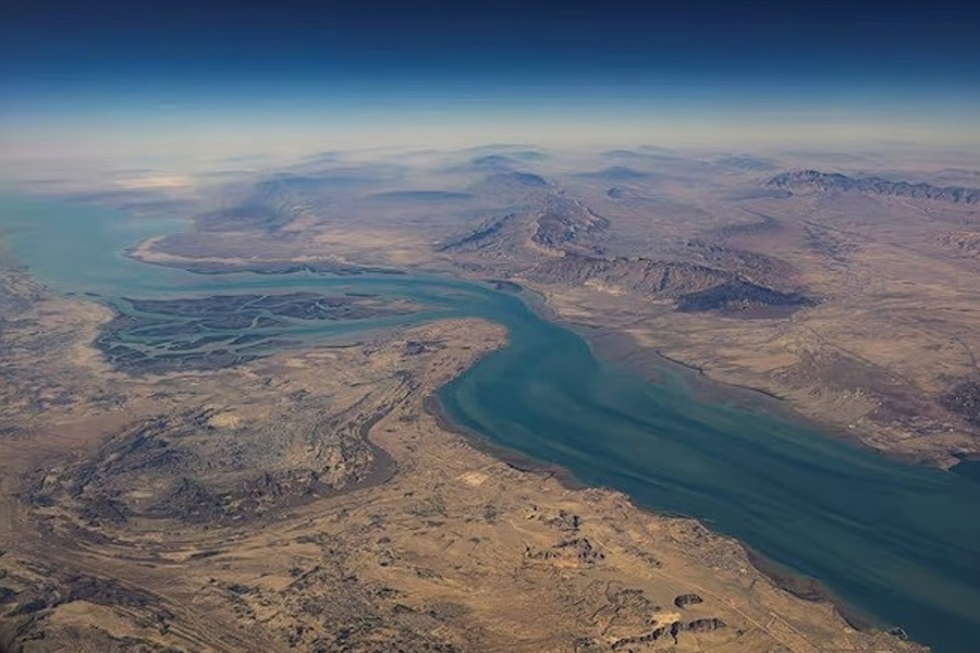 আলোচনায় বড় বাধা হরমুজের নিয়ন্ত্রণ