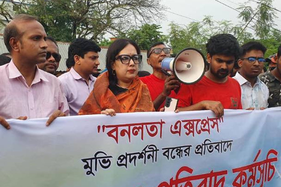 রাষ্ট্র ধর্ষণ ঠেকাতে পারে না, সিনেমা বন্ধে মদদ দেয়: রুমিন ফারহানা