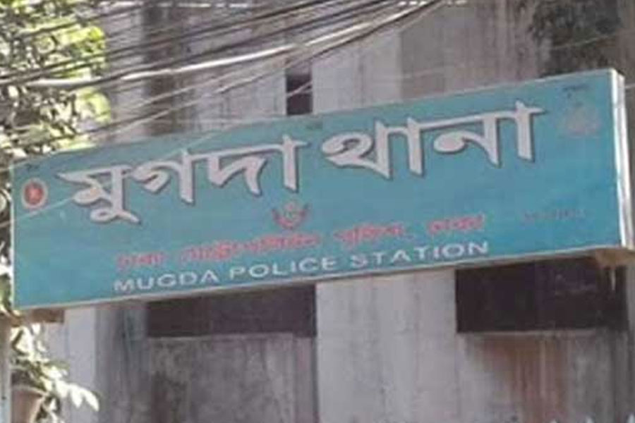 মুগদায় পুলিশের বিশেষ অভিযানে গ্রেপ্তার ১২
