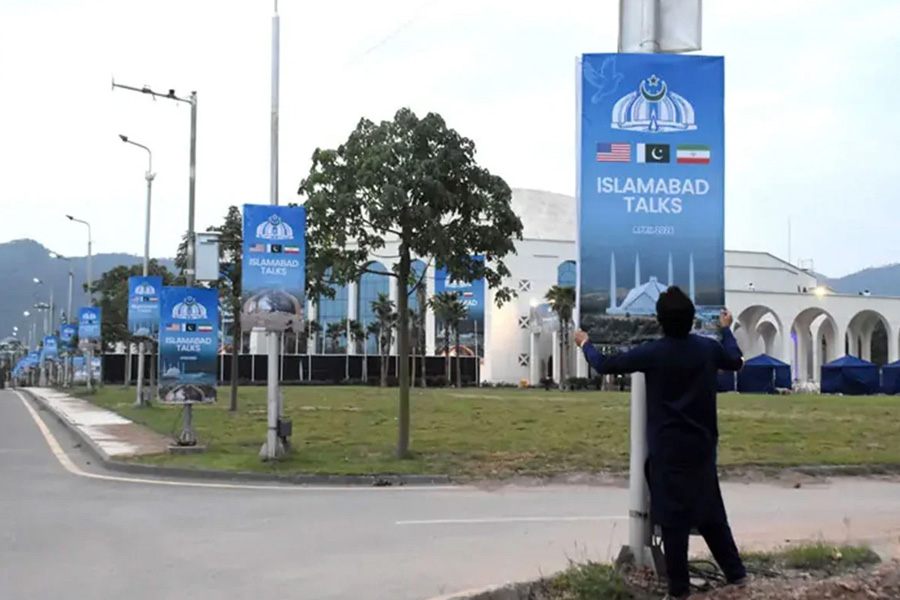 ইরানের আনুষ্ঠানিক জবাবের অপেক্ষায় পাকিস্তান