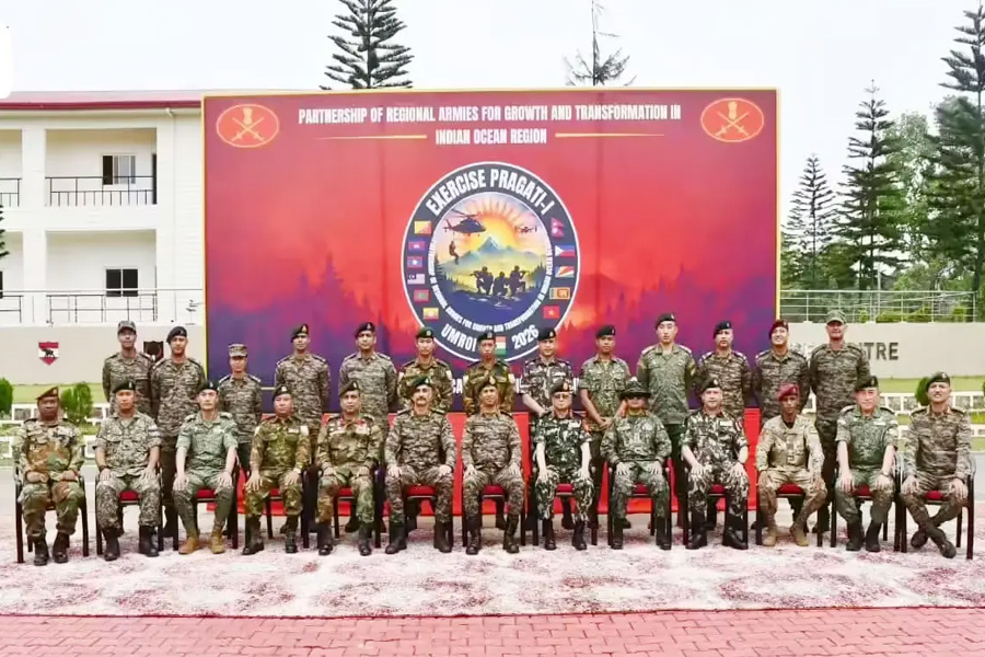 প্রতিবেশী ১১ দেশের সঙ্গে সামরিক মহড়া করছে ভারত