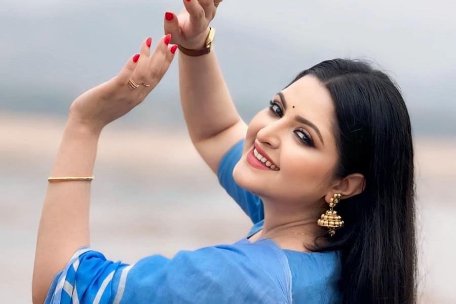 ‘সে আমার’-শুভেচ্ছা জানিয়ে কীসের ইঙ্গিত দিলেন পরীমণি?