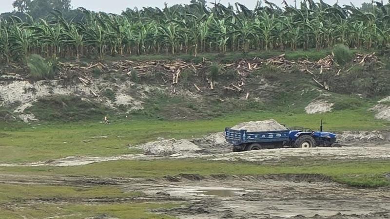 কুমারখালীতে অবৈধভাবে বালু উত্তোলনের দায়ে কারাদণ্ড ২