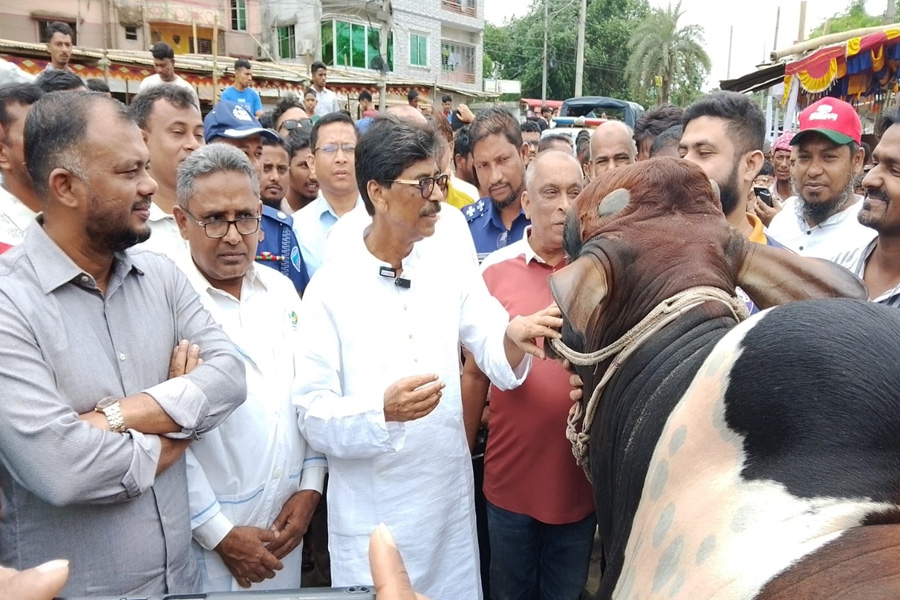 পশু পালন প্রান্তিক খামারিদের বছরের বড় আয়ের উৎস : মৎস্য ও প্রাণিসম্পদ এবং কৃষি মন্ত্রী