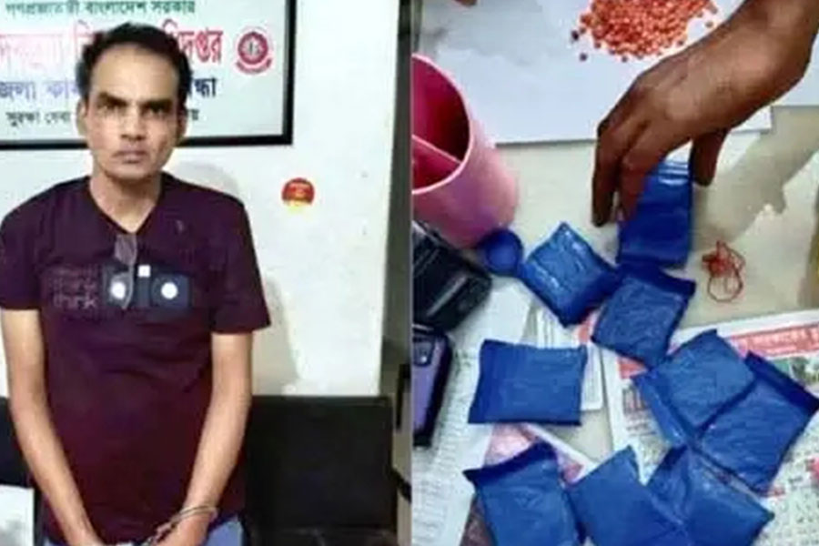 ডিবির অভিযান, ইয়াবাসহ আটক বরখাস্তকৃত এএসআই