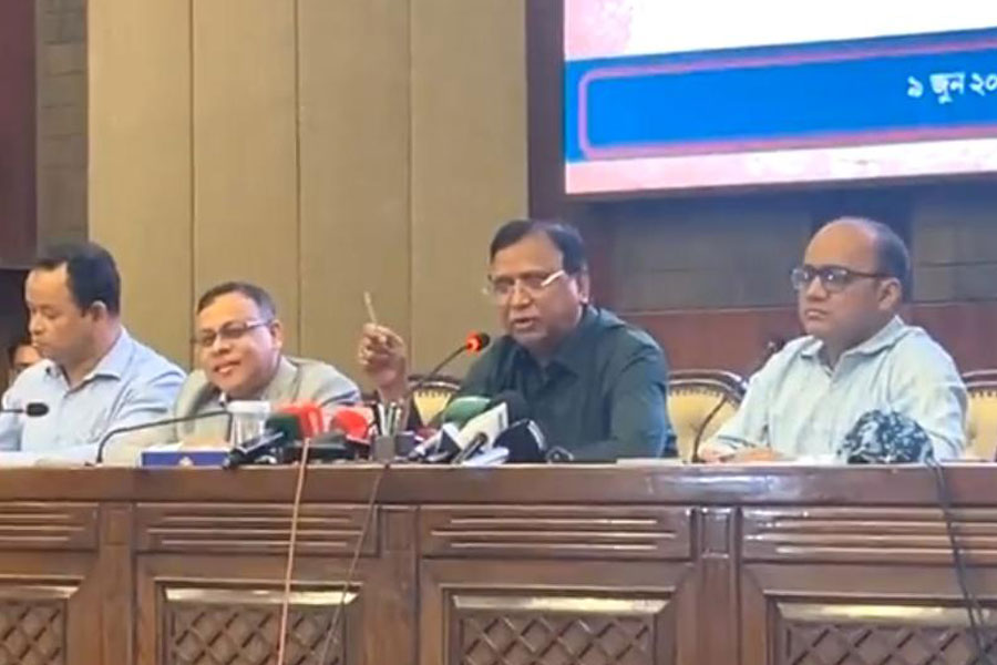 বর্জ্য ব্যবস্থাপনা ও অবৈধ দখলে কঠোর অবস্থান ডিএসসিসির