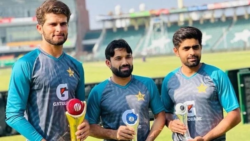ব্যর্থতার পুরস্কার পাচ্ছেন বাবর-রিজওয়ানরা