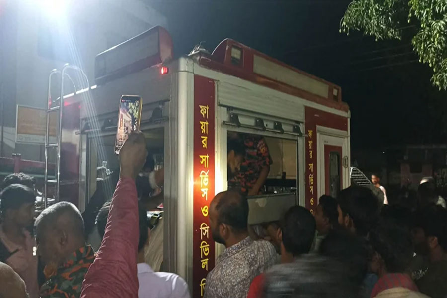 কুড়িগ্রামে ট্রাক-মাইক্রোবাস মুখোমুখি সংঘর্ষে নিহত ৩