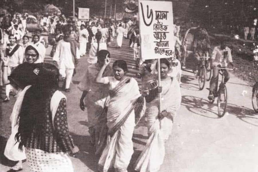 আজ ঐতিহাসিক ছয় দফা দিবস
