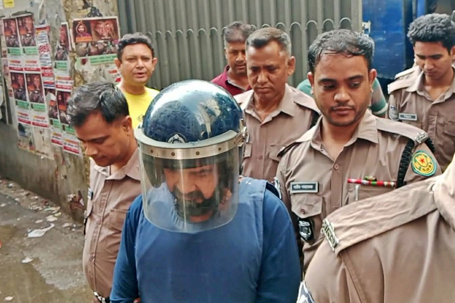 জবি শিক্ষার্থী হত্যাচেষ্টা : আফজাল নাসের ৩ দিনের রিমান্ডে