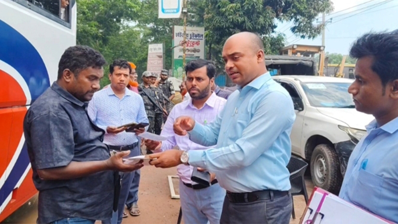 মাদারীপুরে বিআরটিএর বিশেষ অভিযান পরিচালিত