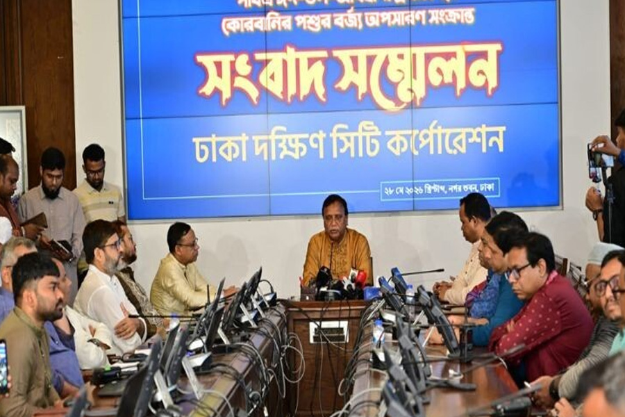 রাত সাড়ে ৮টা পর্যন্ত ১৩ হাজার টন বর্জ্য অপসারণ করেছে ডিএসসিসি