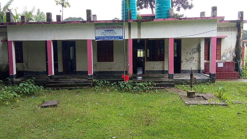 চারজন শিক্ষকের স্কুলে শিক্ষার্থী শূন্য