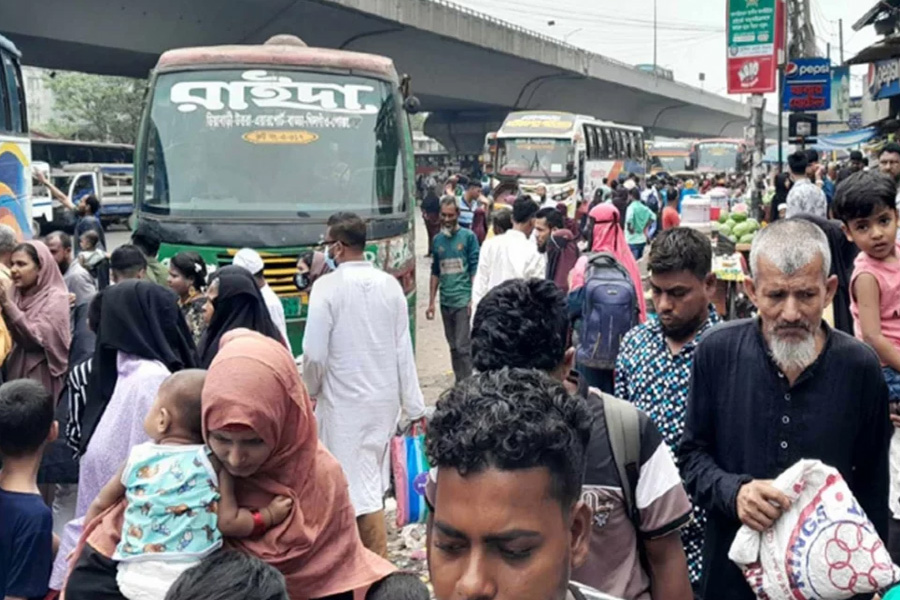 ঈদের দ্বিতীয় দিনেও ঢাকা ছাড়ছেন ঘরমুখো মানুষ