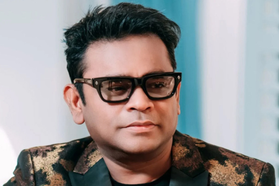 ‘অপমান থেকে বাঁচতেই হিন্দি শিখেছিলাম’ : এ আর রহমান