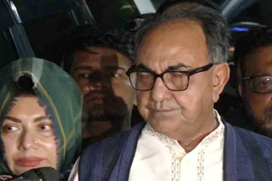 ‘ম্যাডাম আমাদের চিনেছেন, সালামের জবাবও দিয়েছেন’: মির্জা আব্বাস