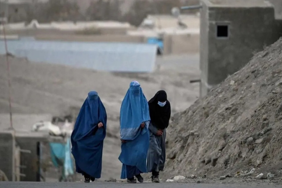 বোরকা ছাড়া হাসপাতালে প্রবেশ নিষিদ্ধ