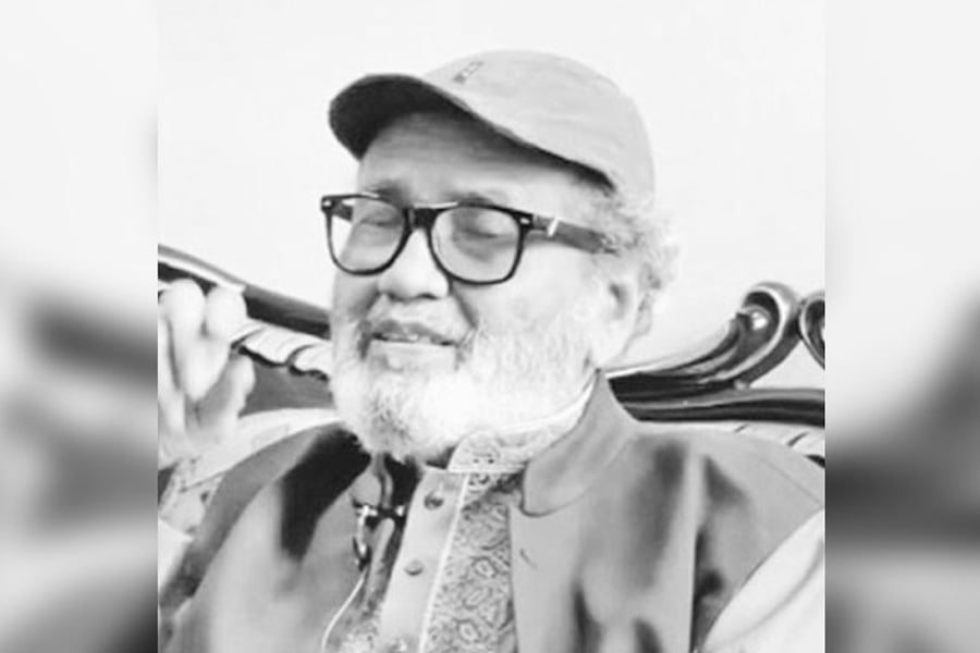 কবি আল মুজাহিদী মারা গেছেন