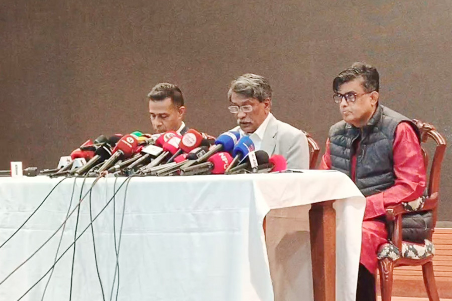 দেশের মানুষ আর পুরনো ব্যবস্থায় ফিরতে চান না : আলী রীয়াজ