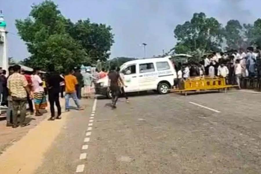 রাউজানে ফের গুলি করে হত্যা, লাশ নিয়ে সড়ক অবরোধ