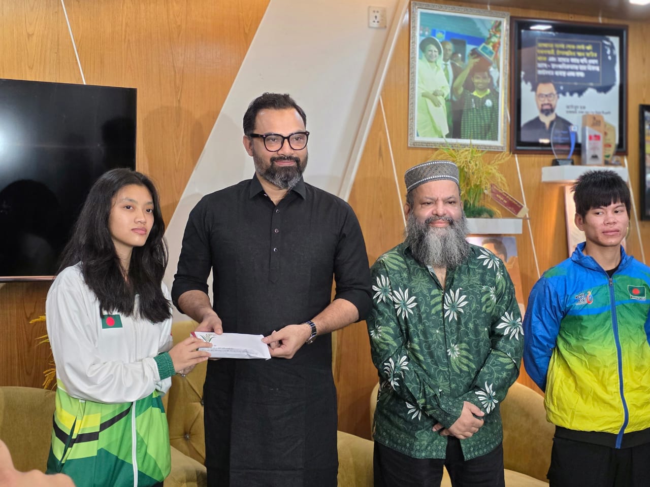 খেলাধুলাকে পেশা হিসেবে প্রতিষ্ঠা করতে চায় বিএনপি: আমিনুল হক