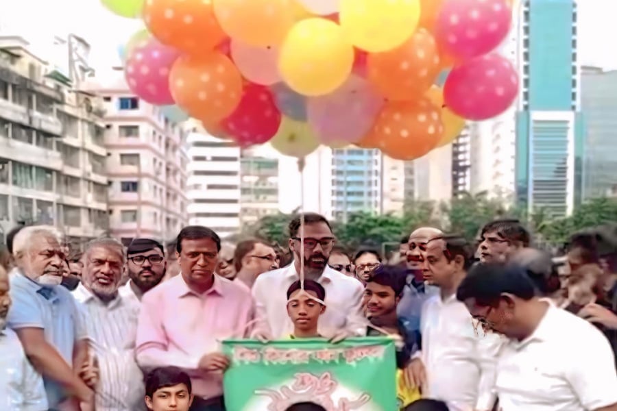 চলতি বছরের ফান ফুটবল উদ্বোধন করলেন প্রশাসক ও ক্রীড়া প্রতিমন্ত্রী