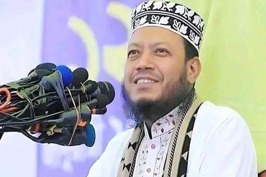 বিশ্ববিদ্যালয় হল নিয়ে মন্তব্যে ক্ষমা প্রার্থনা আমির হামজার