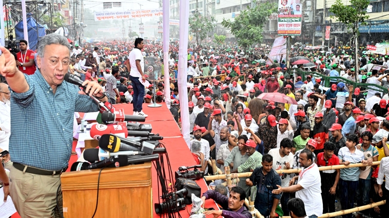 অন্তর্বর্তী সরকার সিদ্ধান্ত নেয়ার কে? প্রশ্ন রাখেন আমীর খসরু