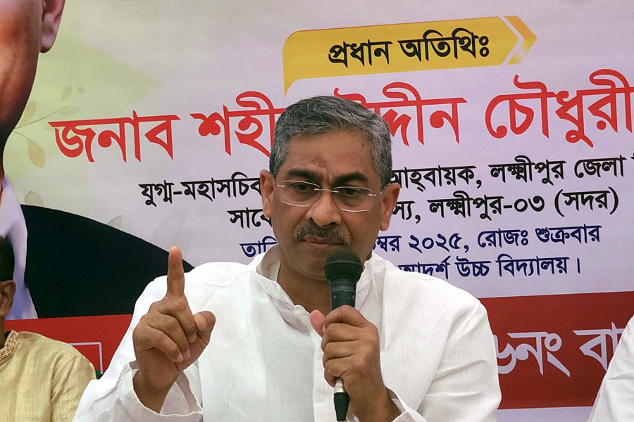 ‘বিদেশে বসে এখনও ষড়যন্ত্র করছেন শেখ হাসিনা’