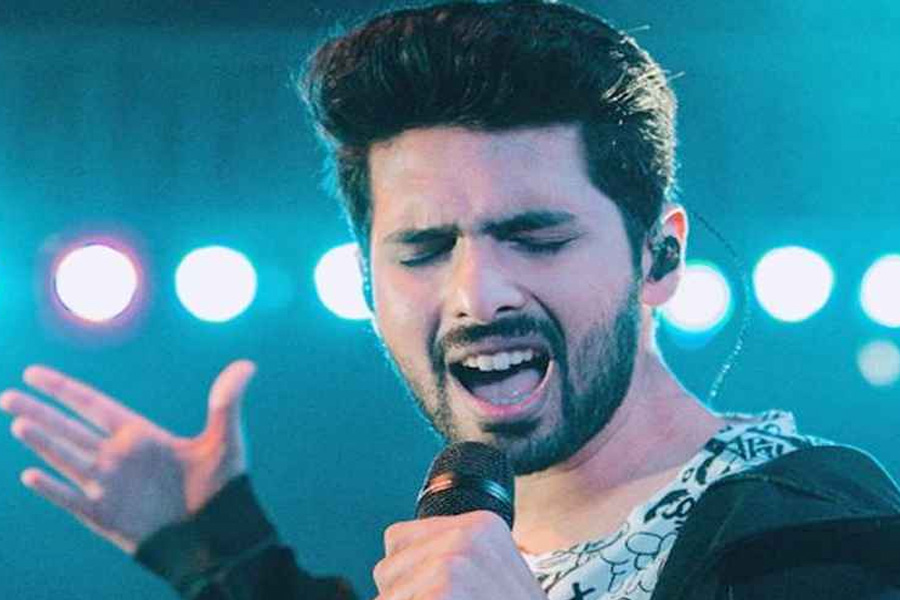 হাসপাতালে ভর্তি জনপ্রিয় বলিউড গায়ক আরমান মালিক