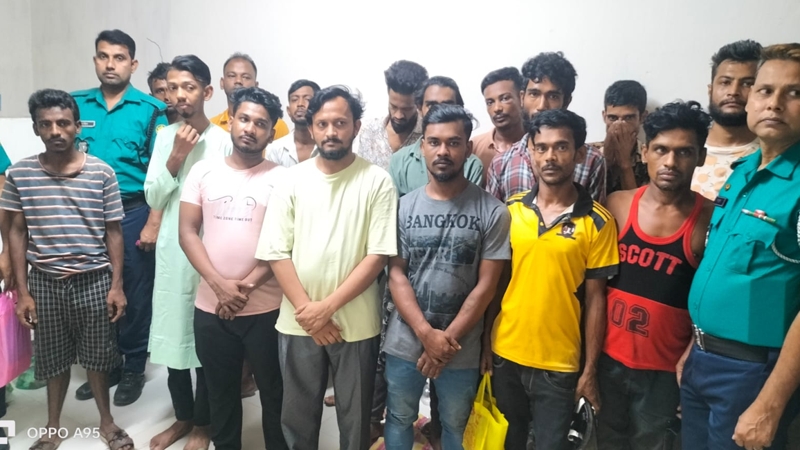 মোহাম্মদপুরে বিশেষ অভিযানে গ্রেপ্তার ১৮