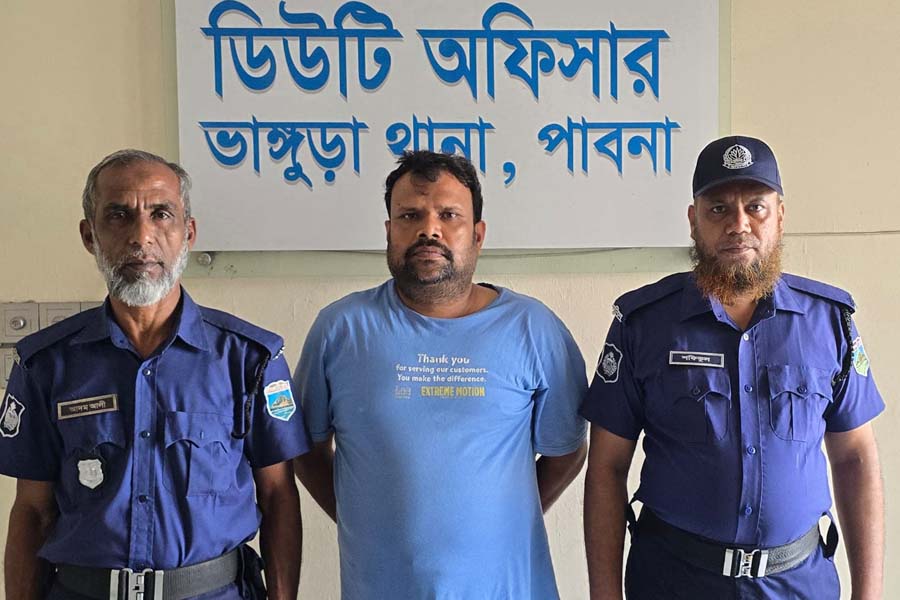 ভাঙ্গুড়ায় আওয়ামী স্বেচ্ছাসেবক লীগ নেতা গ্রেপ্তার