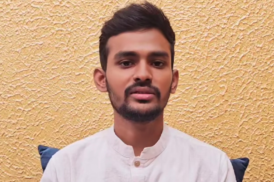 টাকা জব্দের নামে ব্যক্তিস্বাধীনতায় হস্তক্ষেপ: আসিফ মাহমুদ