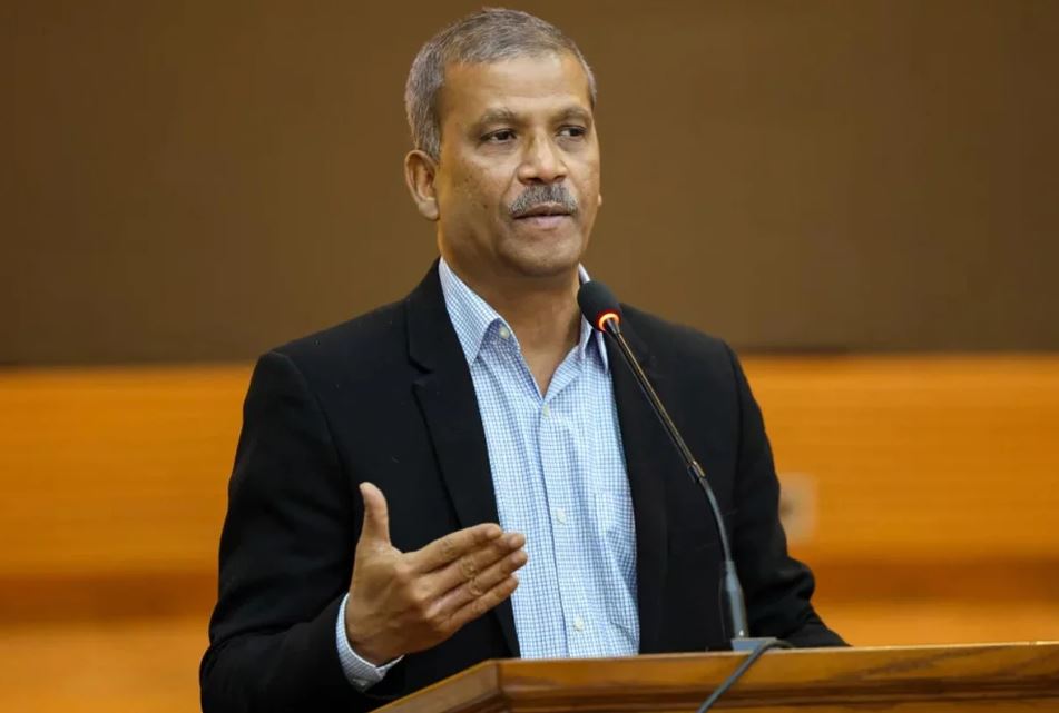 ভারতের চাপে আইসিসি অযৌক্তিক শর্ত দিলে মানবো না: আসিফ নজরুল