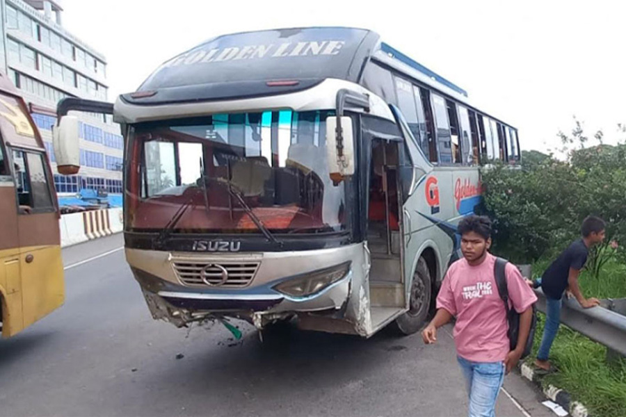 আগস্টে ৪৯৭ সড়ক দুর্ঘটনায় প্রাণহানি ৫০২