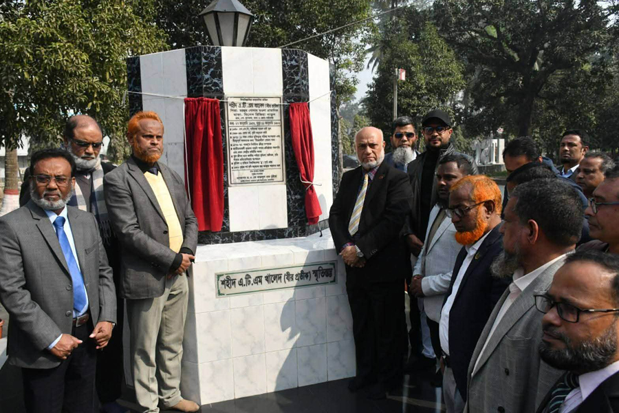 মুক্তিযোদ্ধা এটিএম খালেদের স্মৃতিস্তম্ভ নতুন রূপে