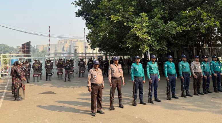 রাজধানীর বিভিন্ন গুরুত্ব স্থানে বিজিবি-পুলিশ মোতায়েন