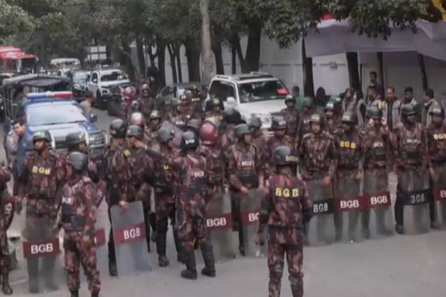 খালেদা জিয়ার জানাজা ও দাফন ঘিরে নিরাপত্তায় ২৭ প্লাটুন বিজিবি মোতায়েন