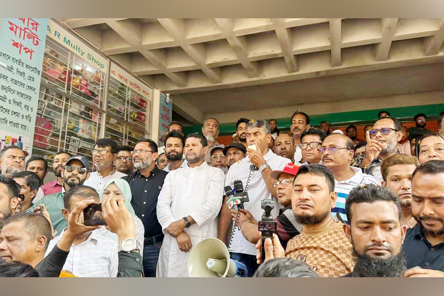 হাসিনা বিএনপিকে নিশ্চিহ্ন করতে গিয়ে নিজেই হারিয়ে গেছেন