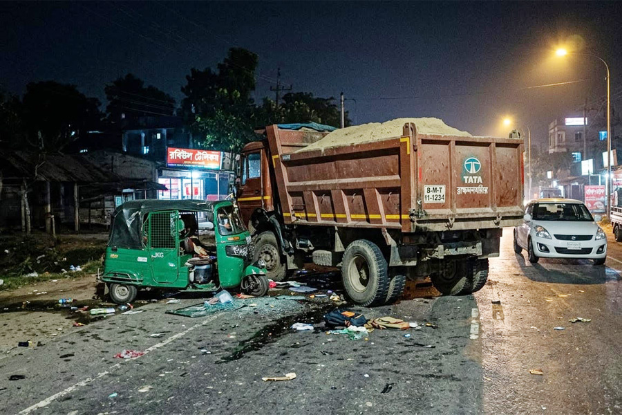 ব্রাহ্মণবাড়িয়ায় ড্রাম ট্রাকের চাপায় সিএনজি চালক নিহত