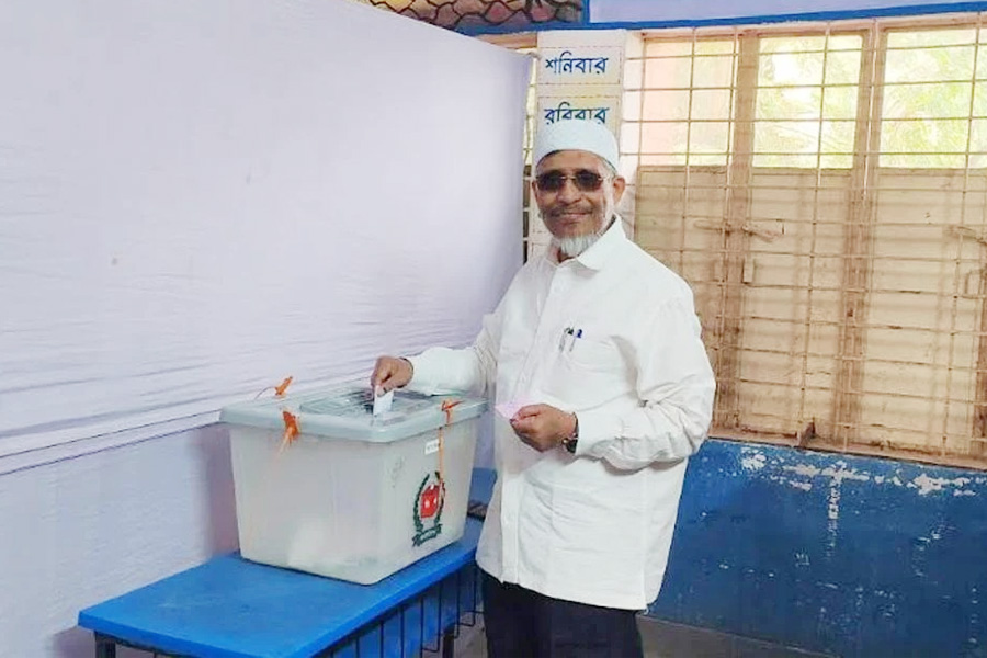 ১৭ বছর পর ভোট দিয়ে উচ্ছ্বসিত বাবর