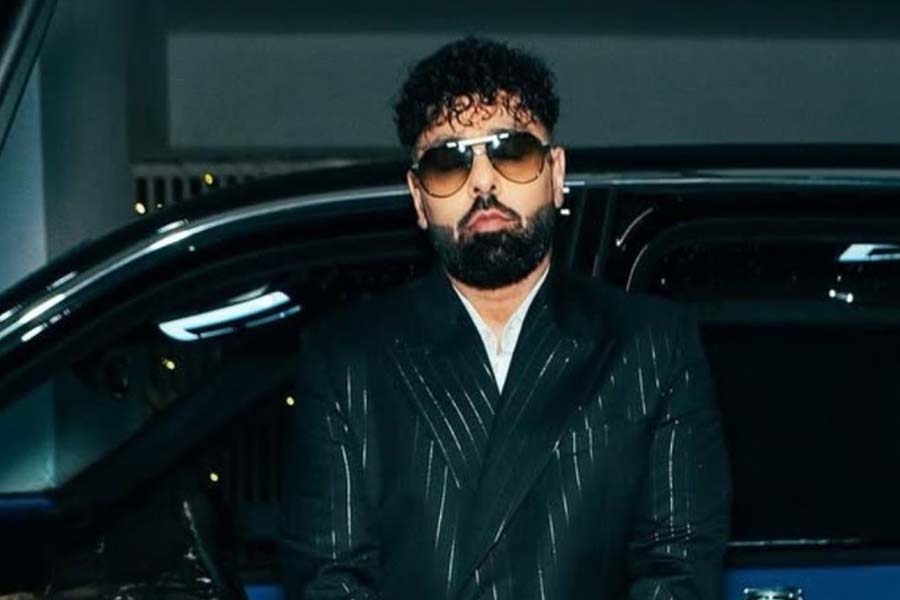 আপত্তিকর ও অশ্লীল দৃশ্যায়ন, বিতর্কে র‍্যাপার বাদশা