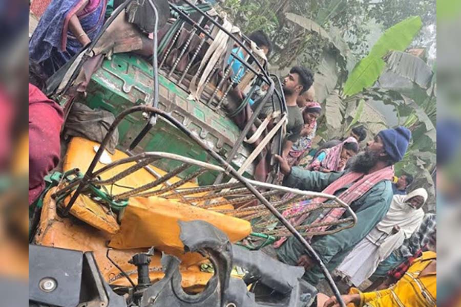 বাঘায় সিএনজি–ভটভটির সংঘর্ষে তিনজন নিহত