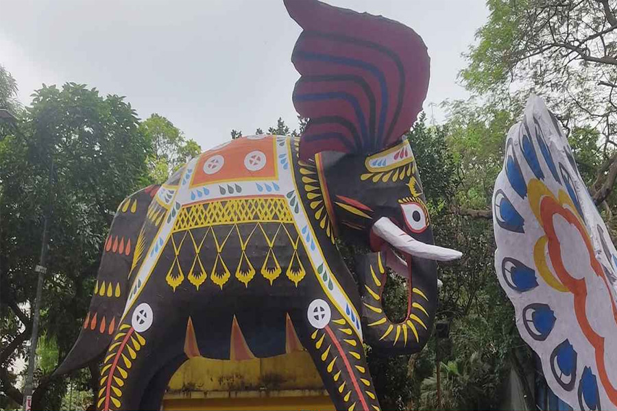 চারুকলা থেকে ঢোল-বাদ্যে শুরু বৈশাখী শোভাযাত্রা