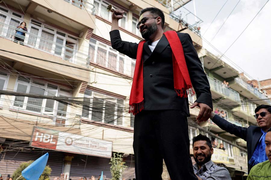 প্রাথমিক ফলে এগিয়ে র‍্যাপার বালেন্দ্র শাহর দল