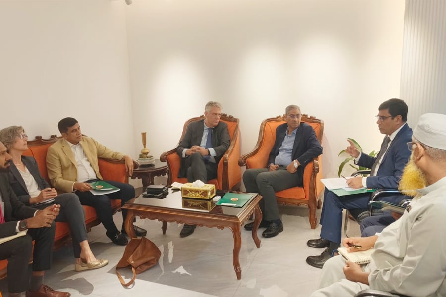সচিবালয়ে পানিসম্পদ মন্ত্রীর সঙ্গে বাংলাদেশে নিযুক্ত নেদারল্যান্ডসের রাষ্ট্রদূতের সৌজন্য সাক্ষাৎ। ছবি: ভিওডি বাংলা