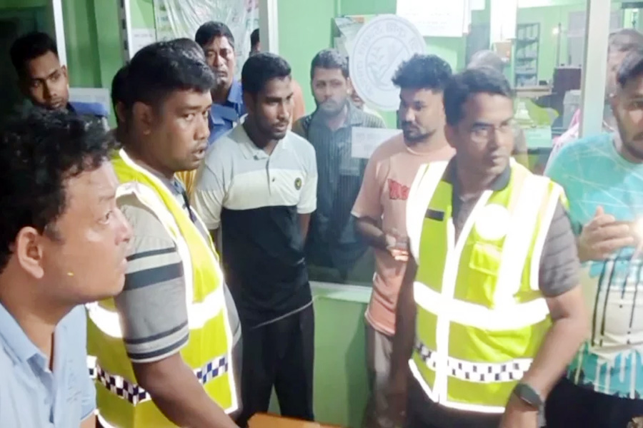তেঁতুলিয়ায় ব্যাংকে ডাকাতির চেষ্টা ব্যর্থ, যুবক আটক